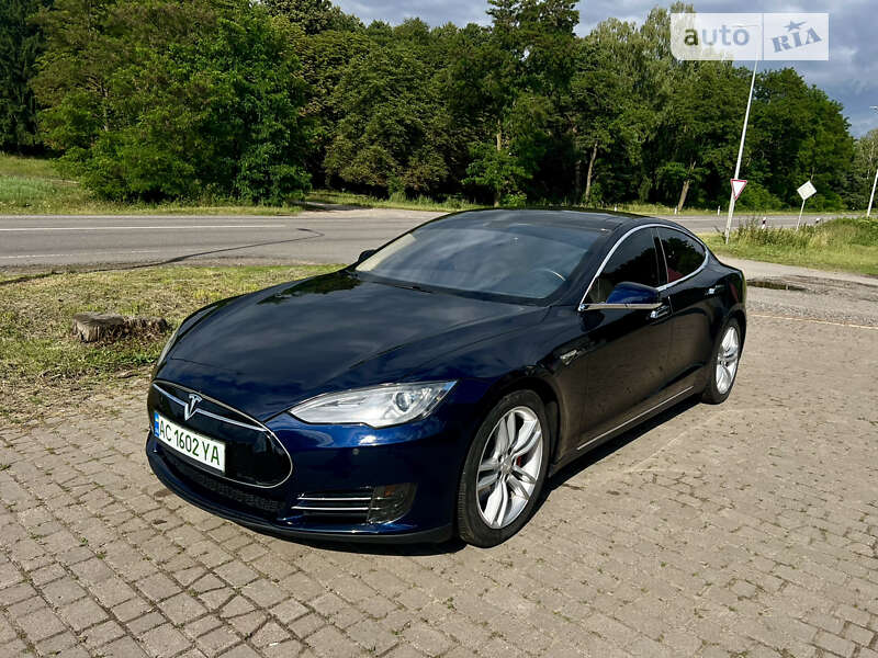 Tesla Model s (2014)