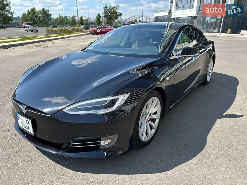 Tesla Model s (2016)