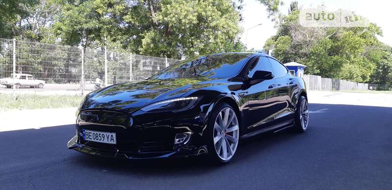 Tesla Model s (2014)