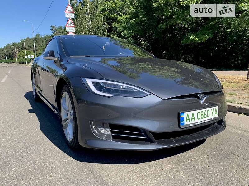 Tesla Model s (2016)