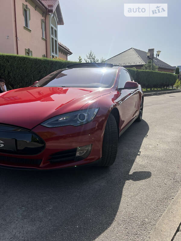 Tesla Model s (2014)