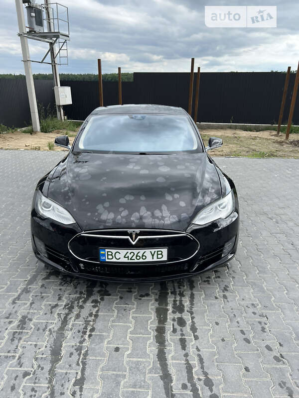 Tesla Model s (2016)