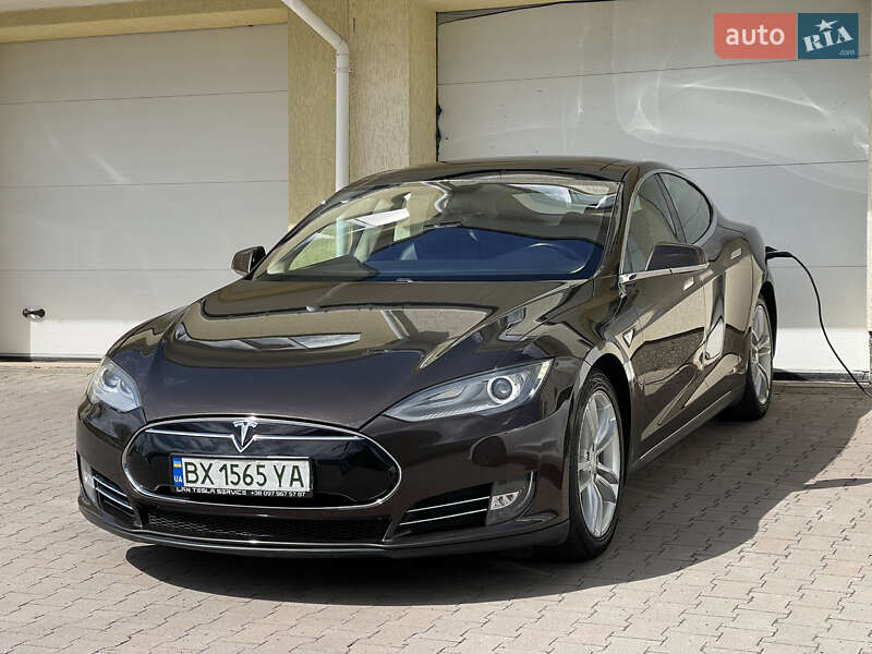 Tesla Model s (2013)
