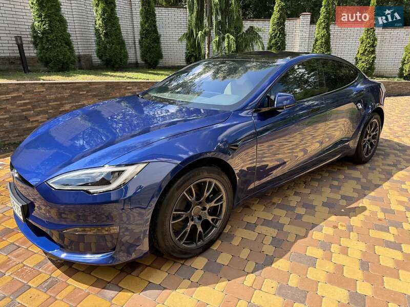 Tesla Model s (2021)
