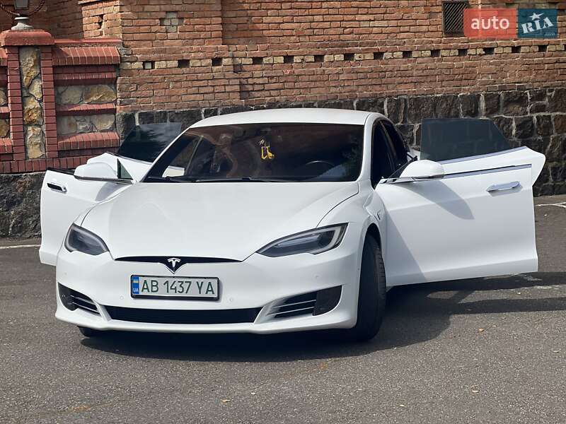Tesla Model s (2016)