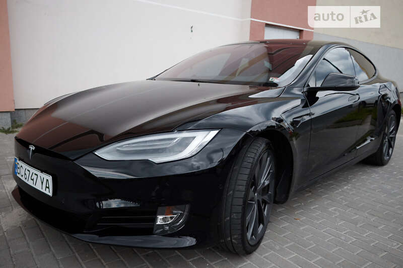 Tesla Model s (2020)
