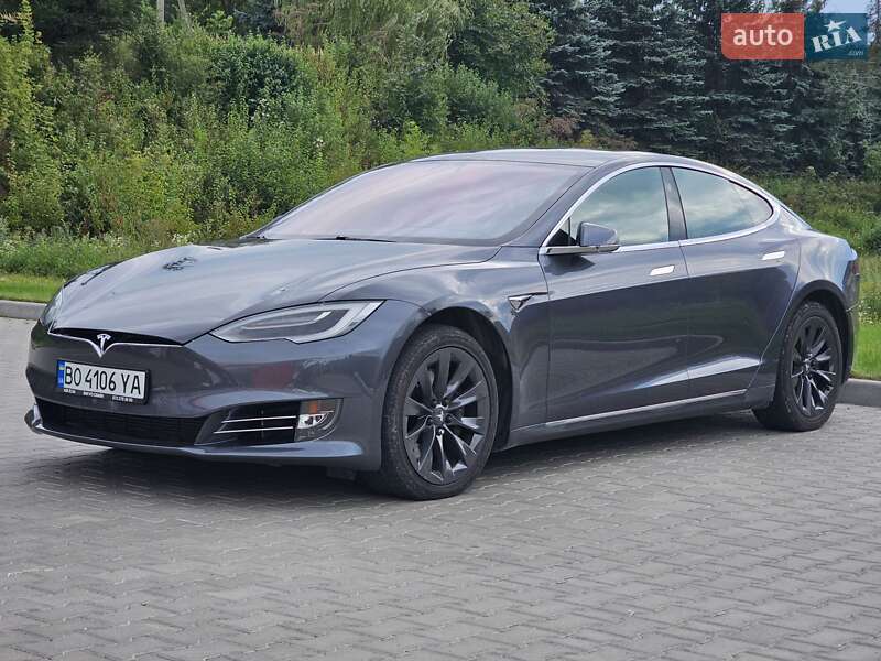 Tesla Model s (2018)