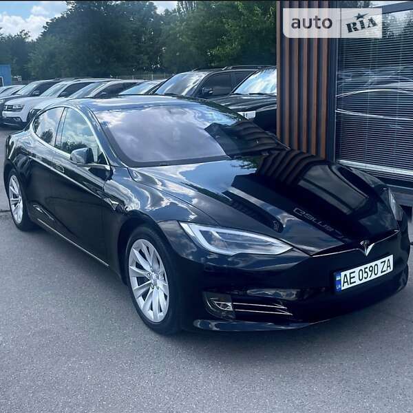 Tesla Model s (2018)