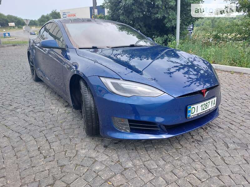 Tesla Model s (2016)
