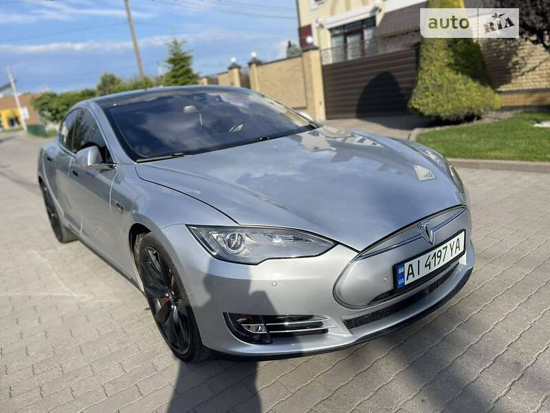 Tesla Model s (2014)