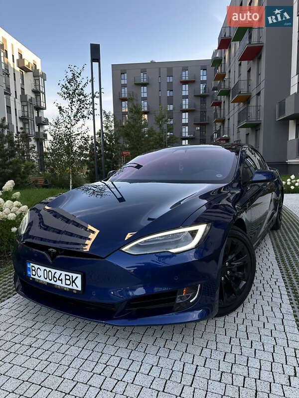 Tesla Model s (2018)
