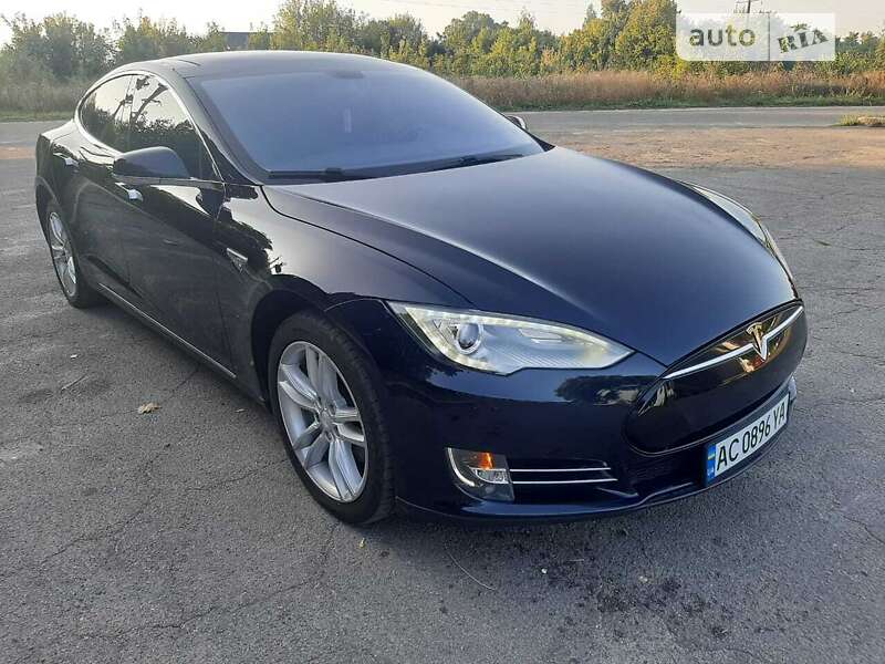 Tesla Model s (2012)