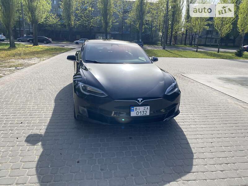 Tesla Model s (2017)