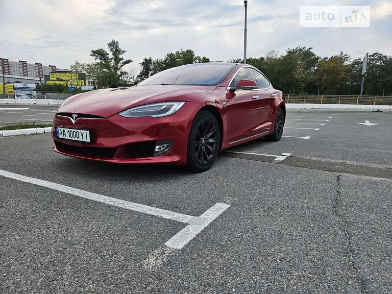 Tesla Model s (2018)