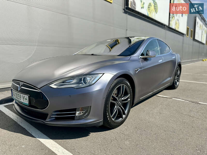 Tesla Model s (2014)