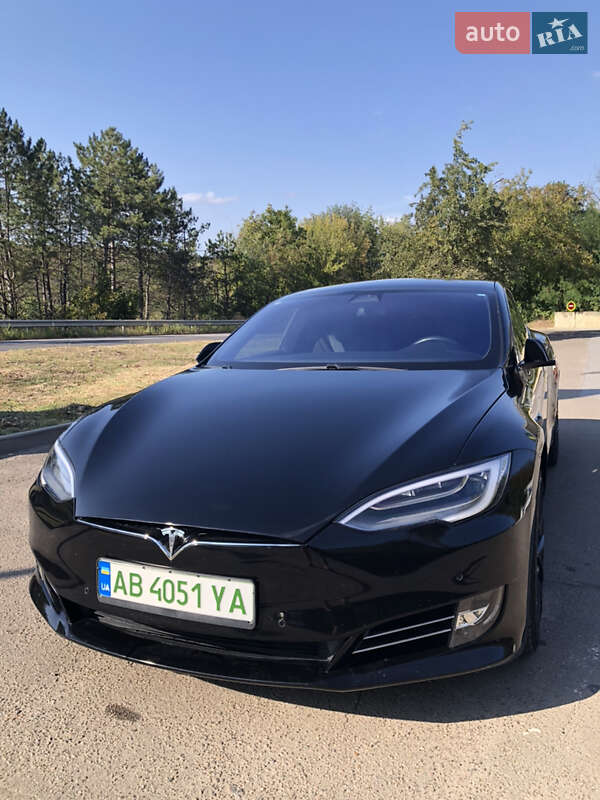 Tesla Model s (2017)