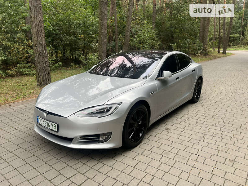 Tesla Model s (2017)