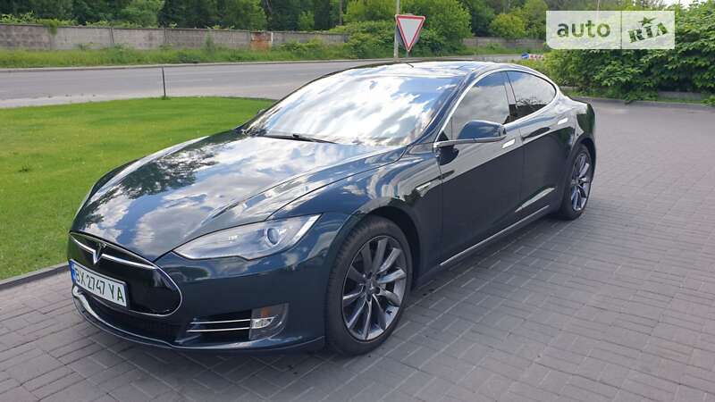 Tesla Model s (2013)