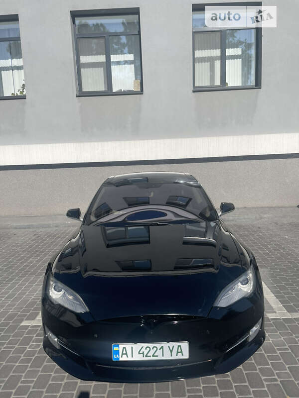 Tesla Model s (2013)