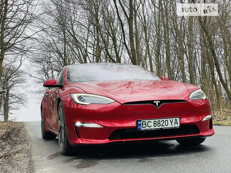 Tesla Model s (2021)