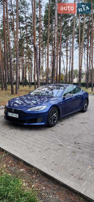 Tesla Model s (2017)