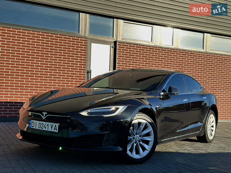 Tesla Model s (2017)