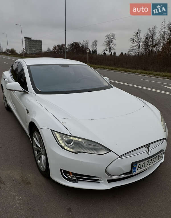 Tesla Model s (2013)