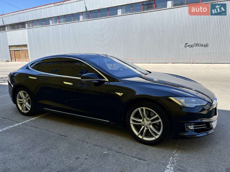 Tesla Model s (2014)