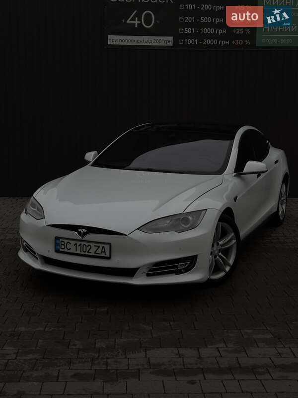 Tesla Model s (2016)