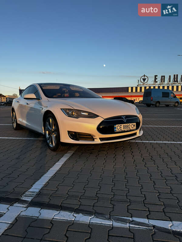 Tesla Model s (2013)