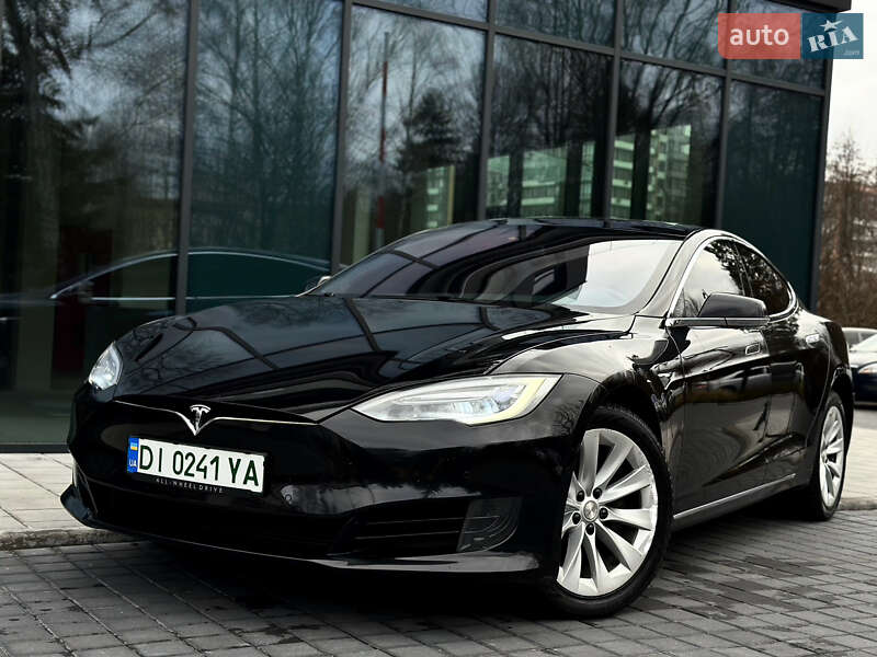 Tesla Model s (2017)