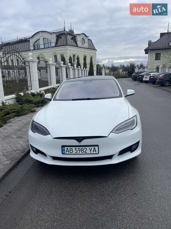 Tesla Model s (2018)