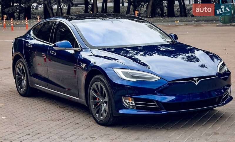 Tesla Model s (2017)