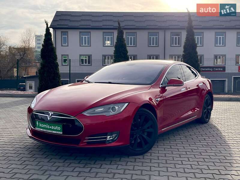 Tesla Model s (2014)