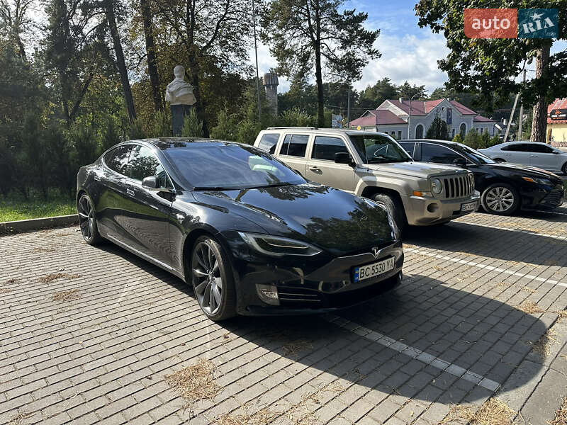 Tesla Model s (2018)