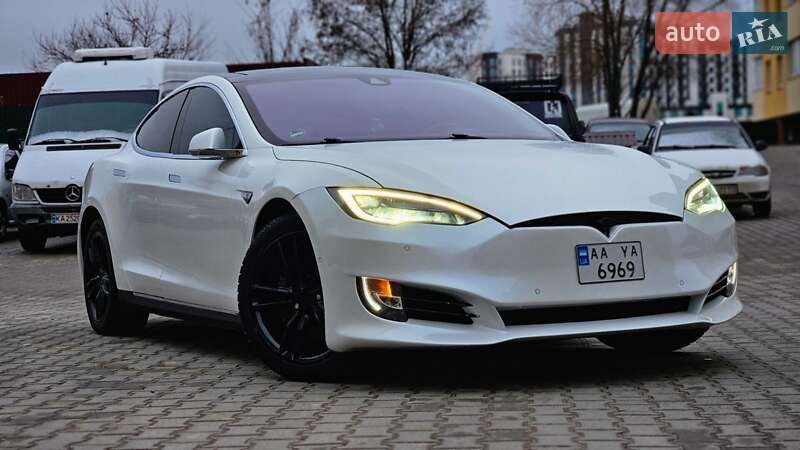 Tesla Model s (2014)