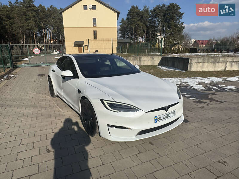 Tesla Model s (2021)