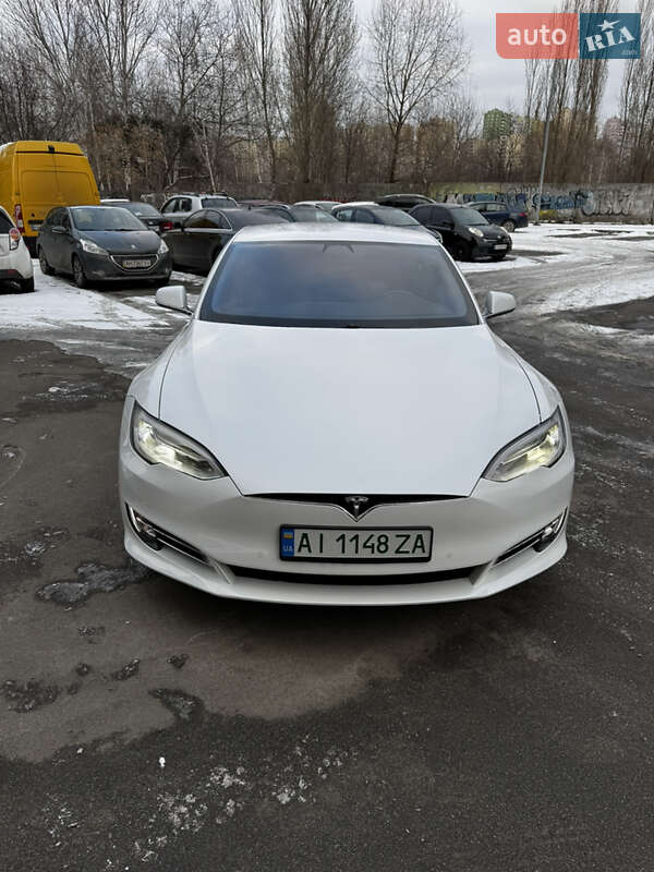 Tesla Model s (2016)