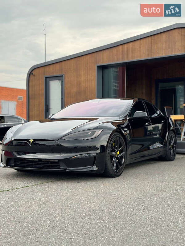 Tesla Model s (2021)