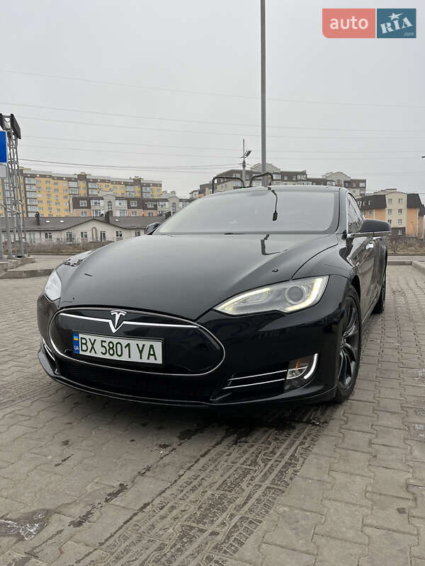 Tesla Model s (2014)