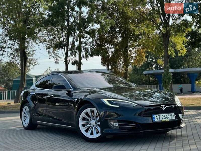 Tesla Model s (2017)