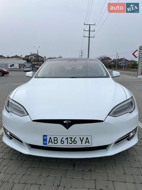Tesla Model s (2017)