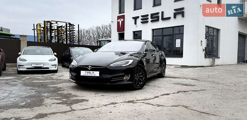 Tesla Model s (2017)