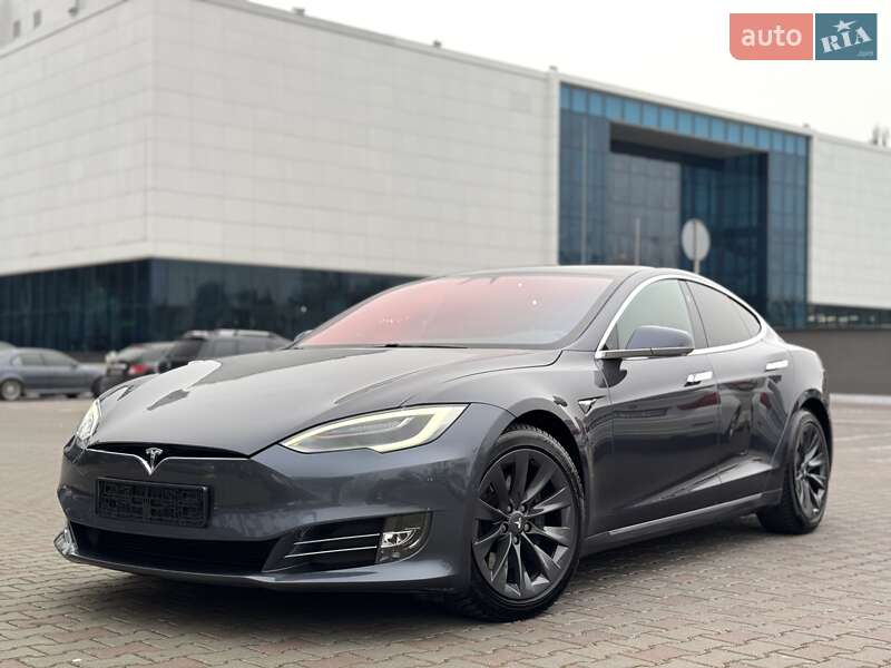 Tesla Model s (2020)