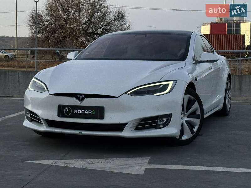 Tesla Model s (2020)