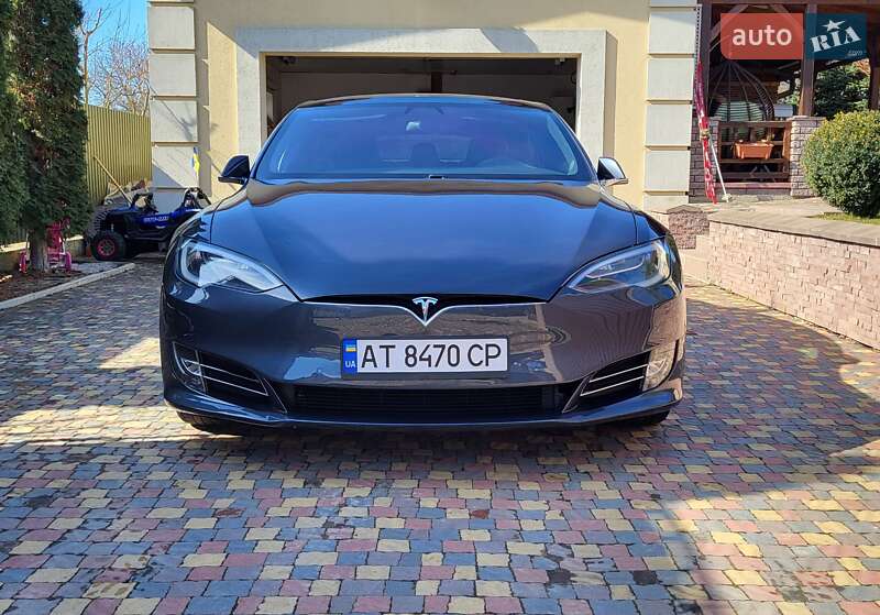 Tesla Model s (2016)