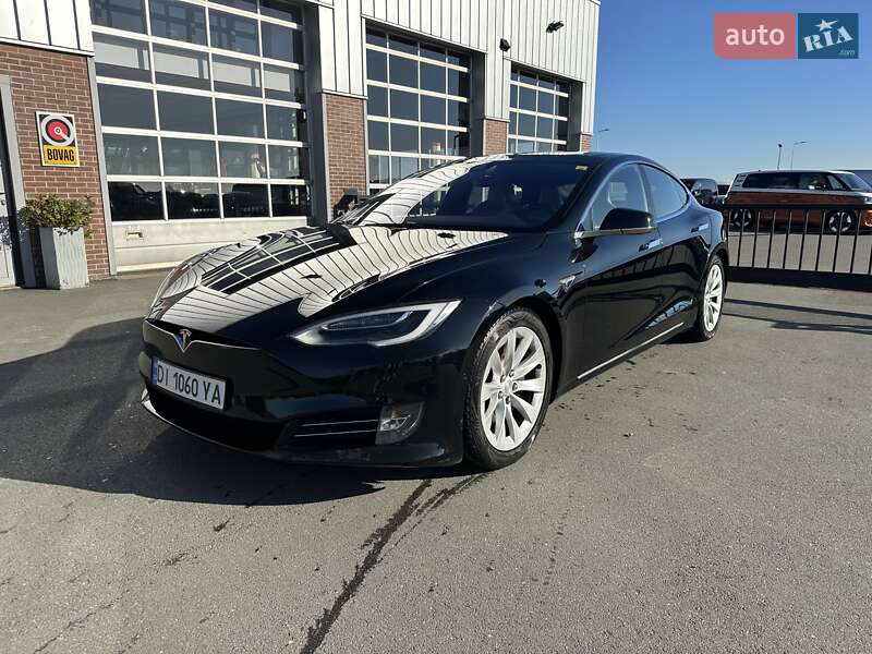 Tesla Model s (2016)