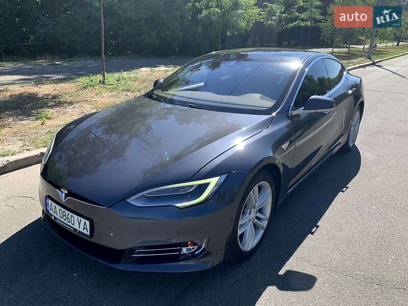 Tesla Model s (2016)