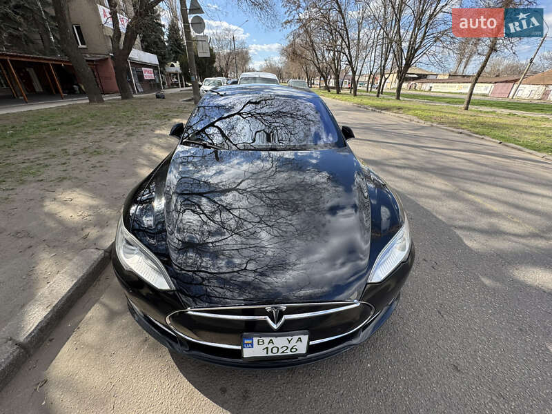 Tesla Model s (2014)