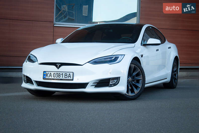 Tesla Model s (2017)
